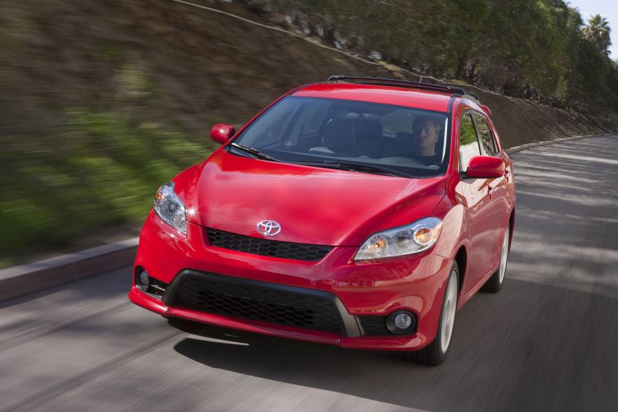  Toyota Matrix 2011 года  (фото 31 из 38)